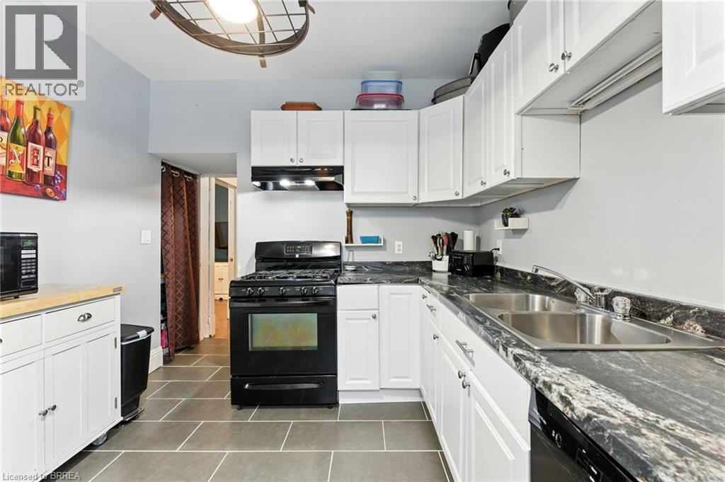 Photo 11 of 7 Superior Street, Brantford ON