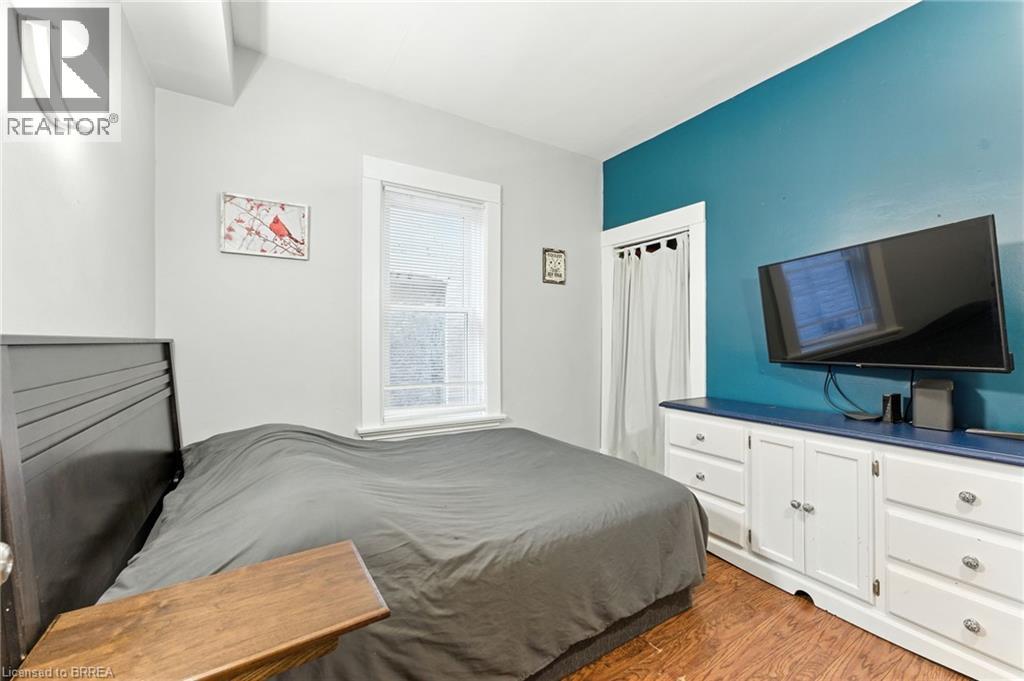 Photo 12 of 7 Superior Street, Brantford ON