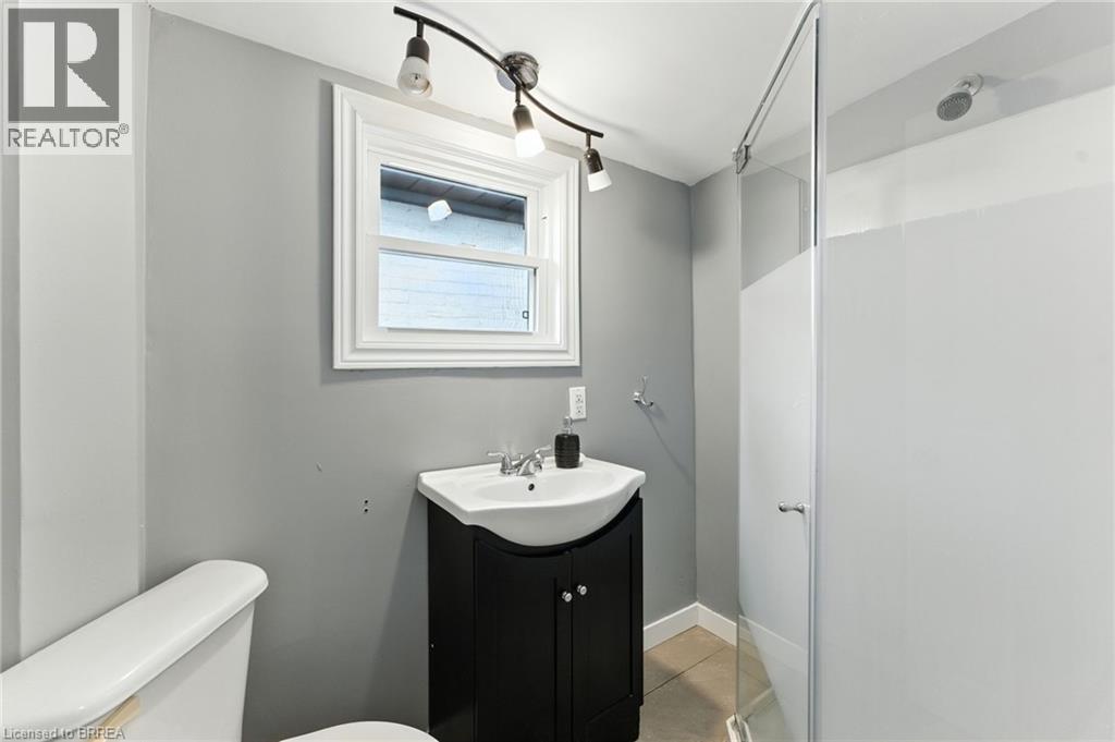 Photo 19 of 7 Superior Street, Brantford ON