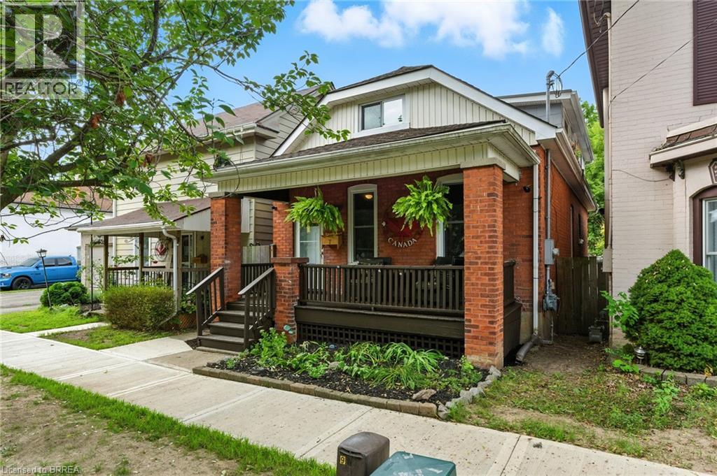 Photo 2 of 7 Superior Street, Brantford ON