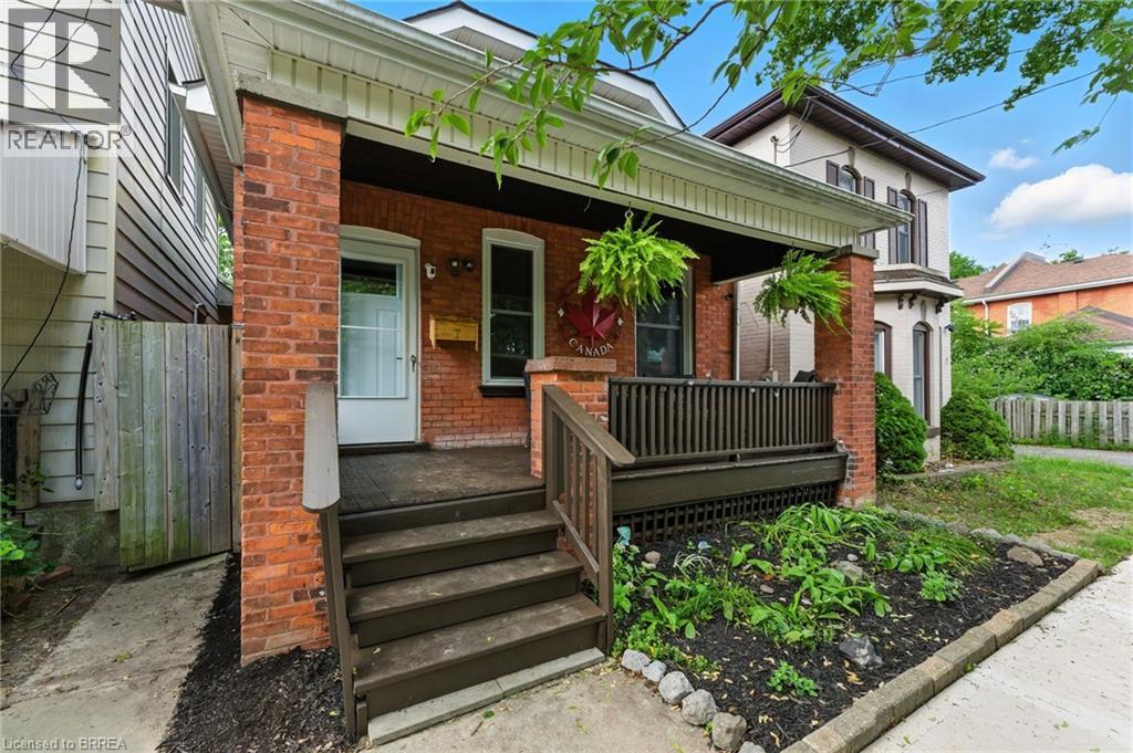 Photo 3 of 7 Superior Street, Brantford ON