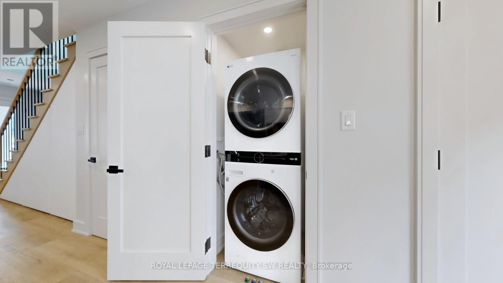 Photo 20 of Coach House 144 Dovercourt Road, Toronto ON