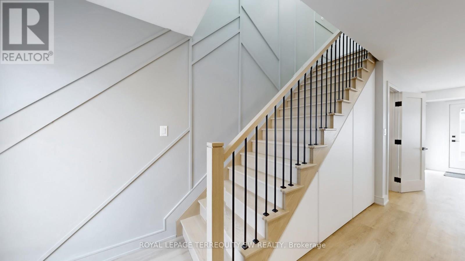 Photo 35 of Coach House 144 Dovercourt Road, Toronto ON