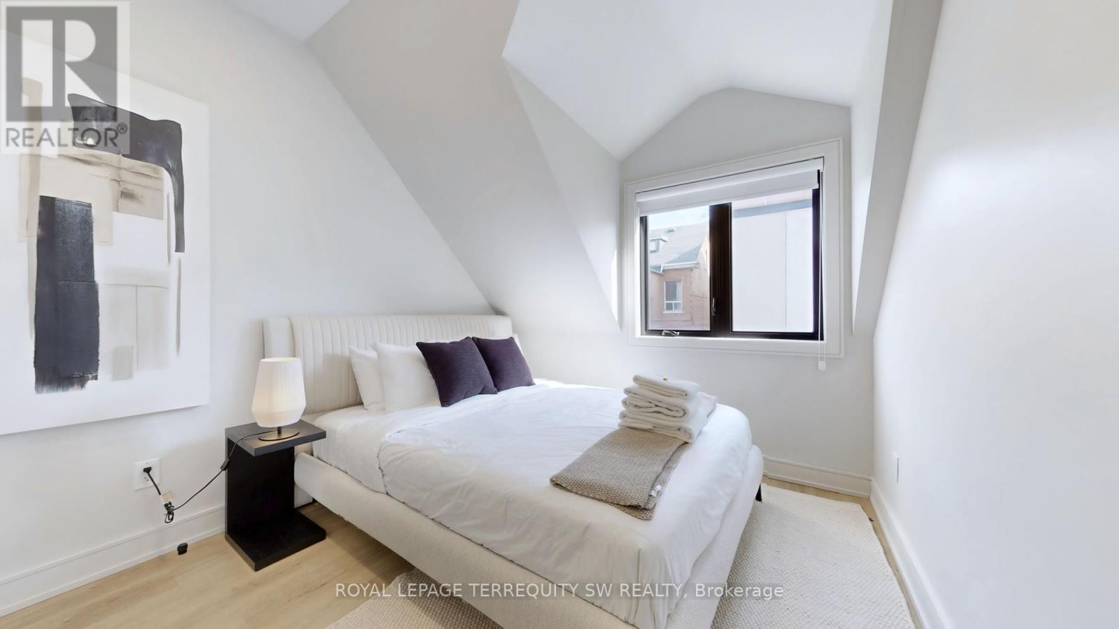 Photo 30 of Coach House 144 Dovercourt Road, Toronto ON