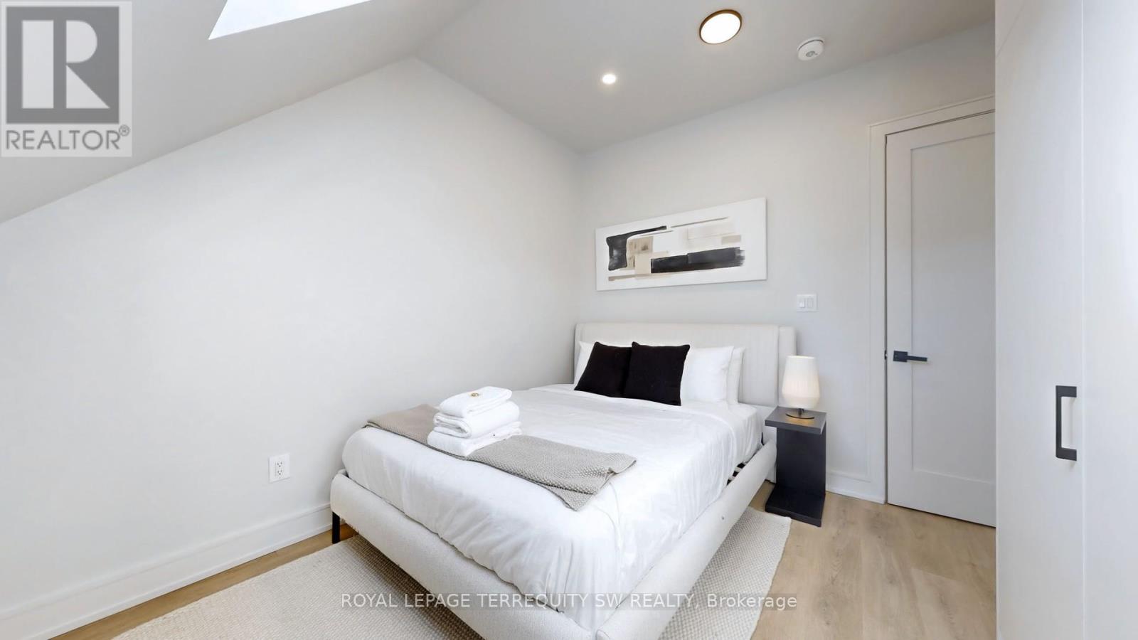 Photo 16 of Coach House 144 Dovercourt Road, Toronto ON