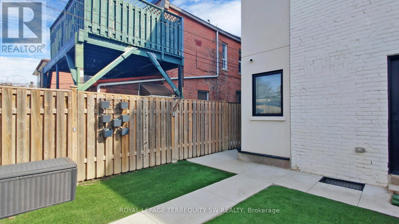 Photo 26 of Coach House 144 Dovercourt Road, Toronto ON