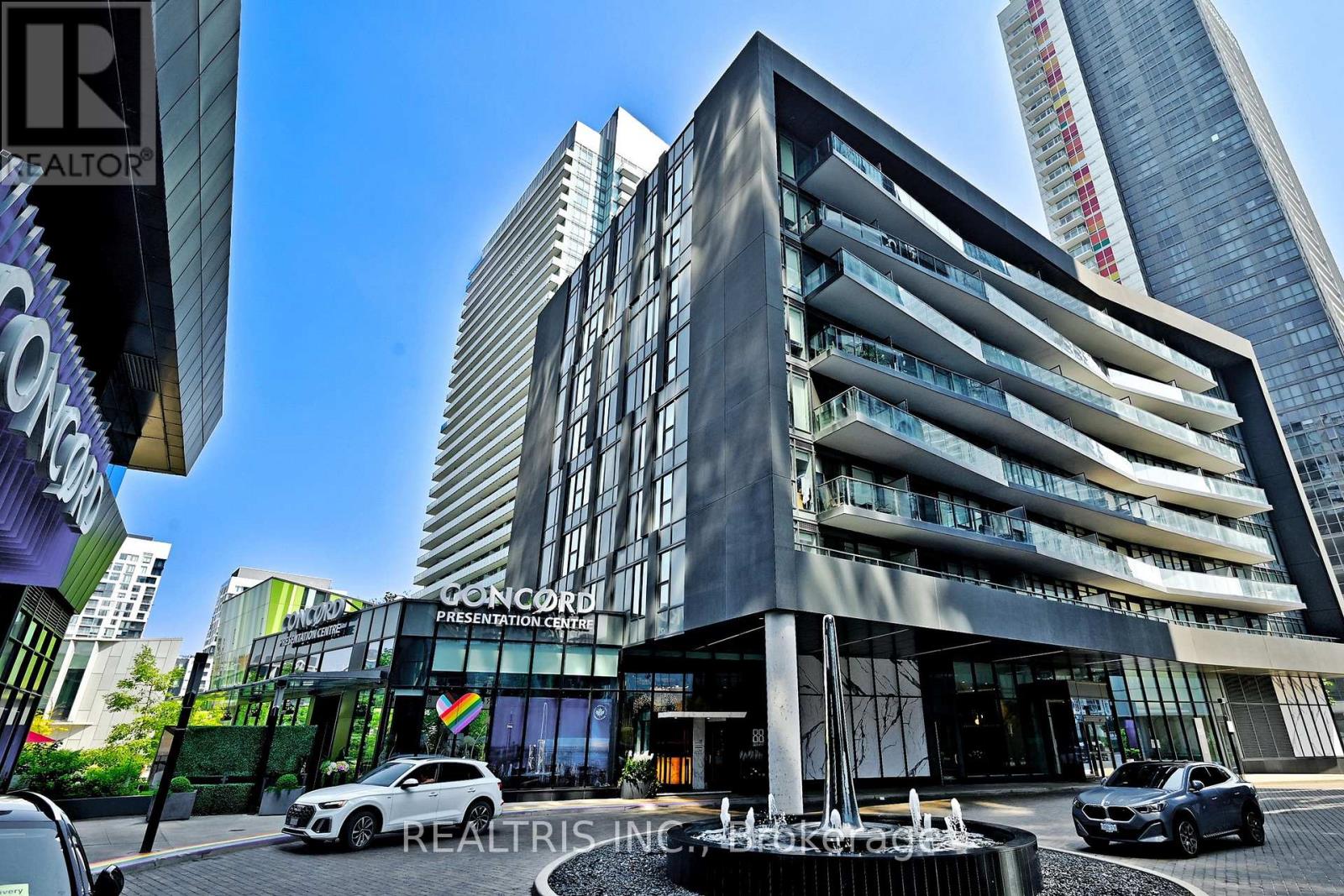 Photo 8 of 611 90 Queens Wharf Road, Toronto ON