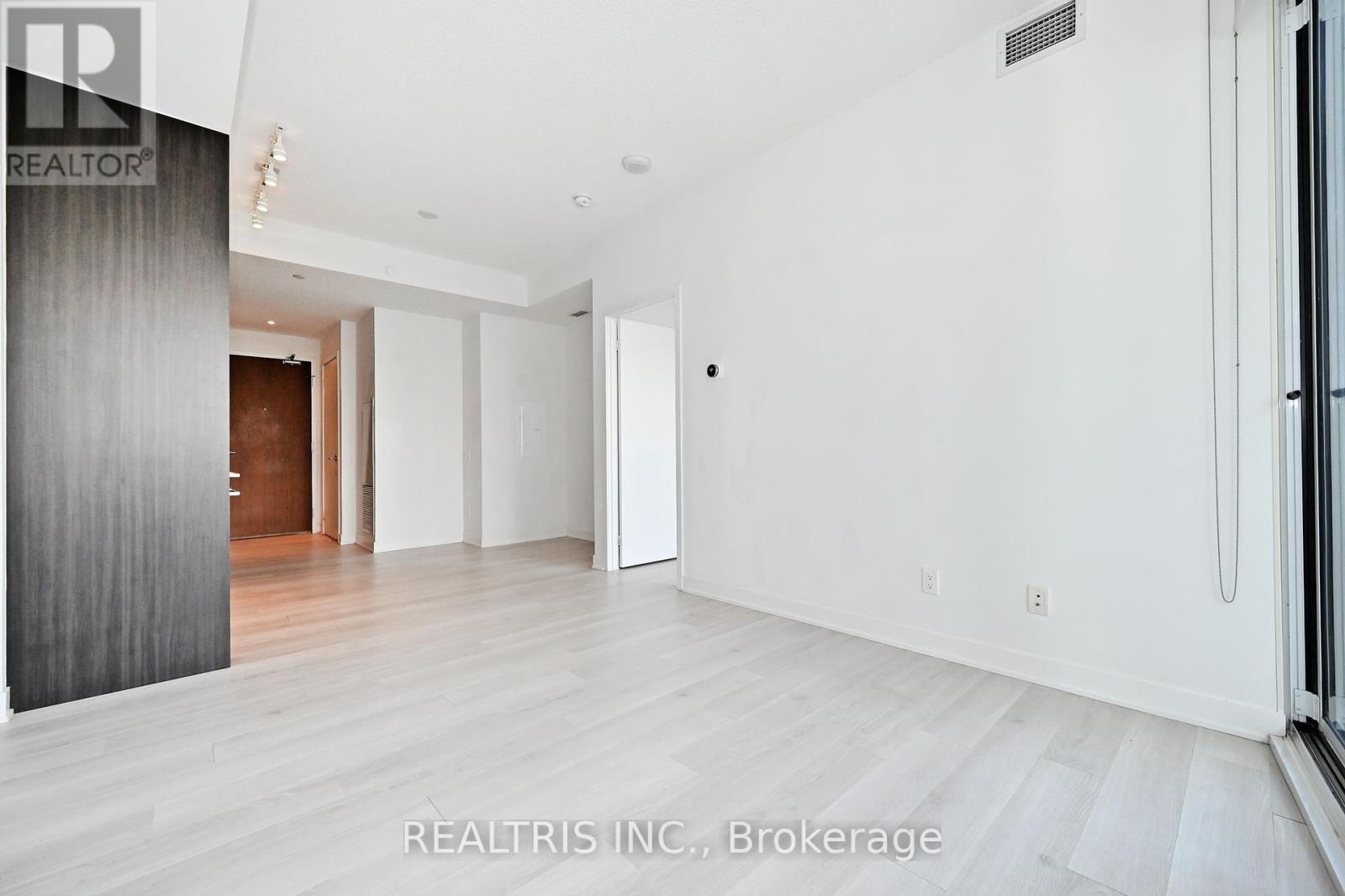 Photo 34 of 611 90 Queens Wharf Road, Toronto ON