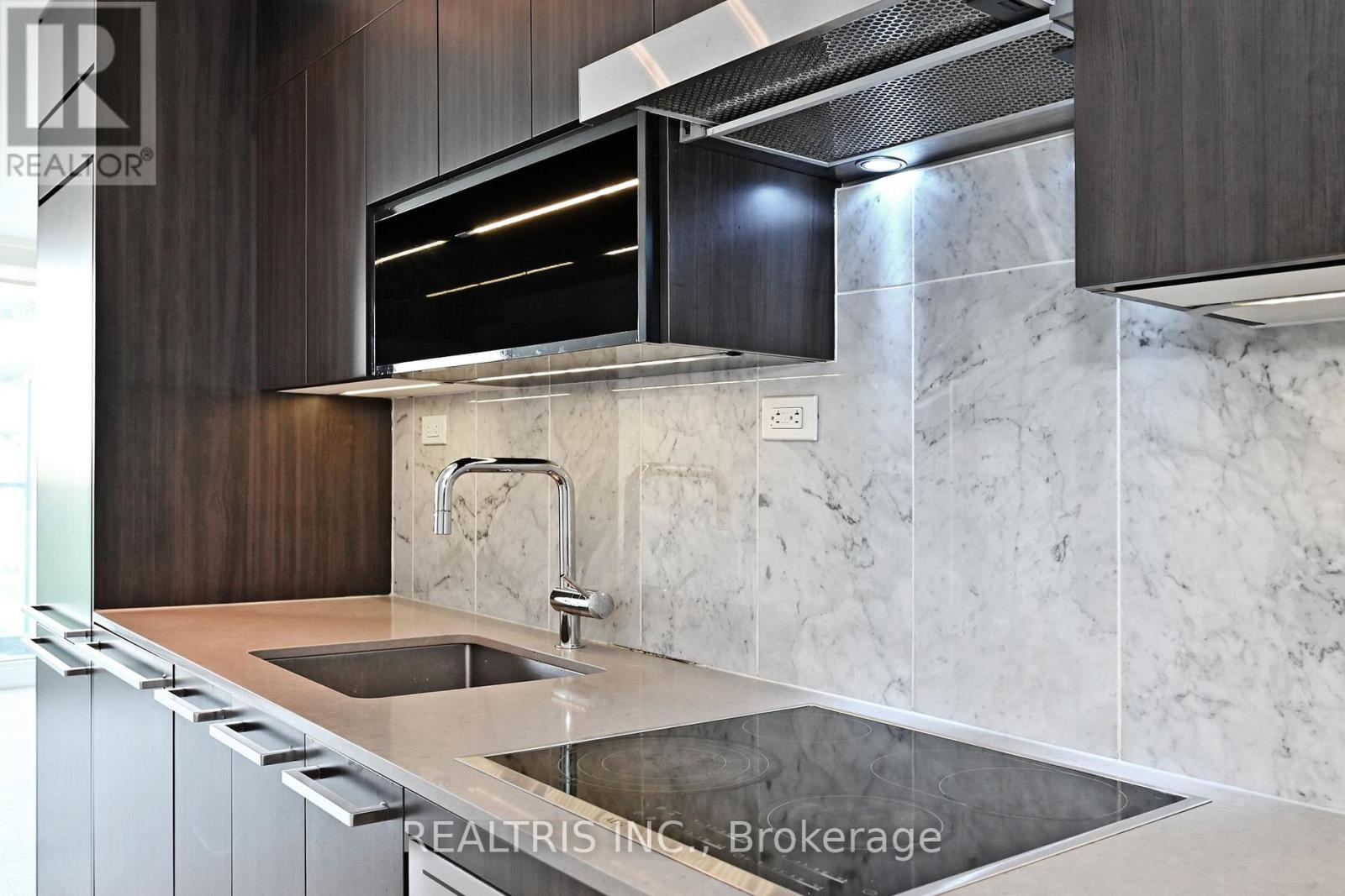 Photo 15 of 611 90 Queens Wharf Road, Toronto ON