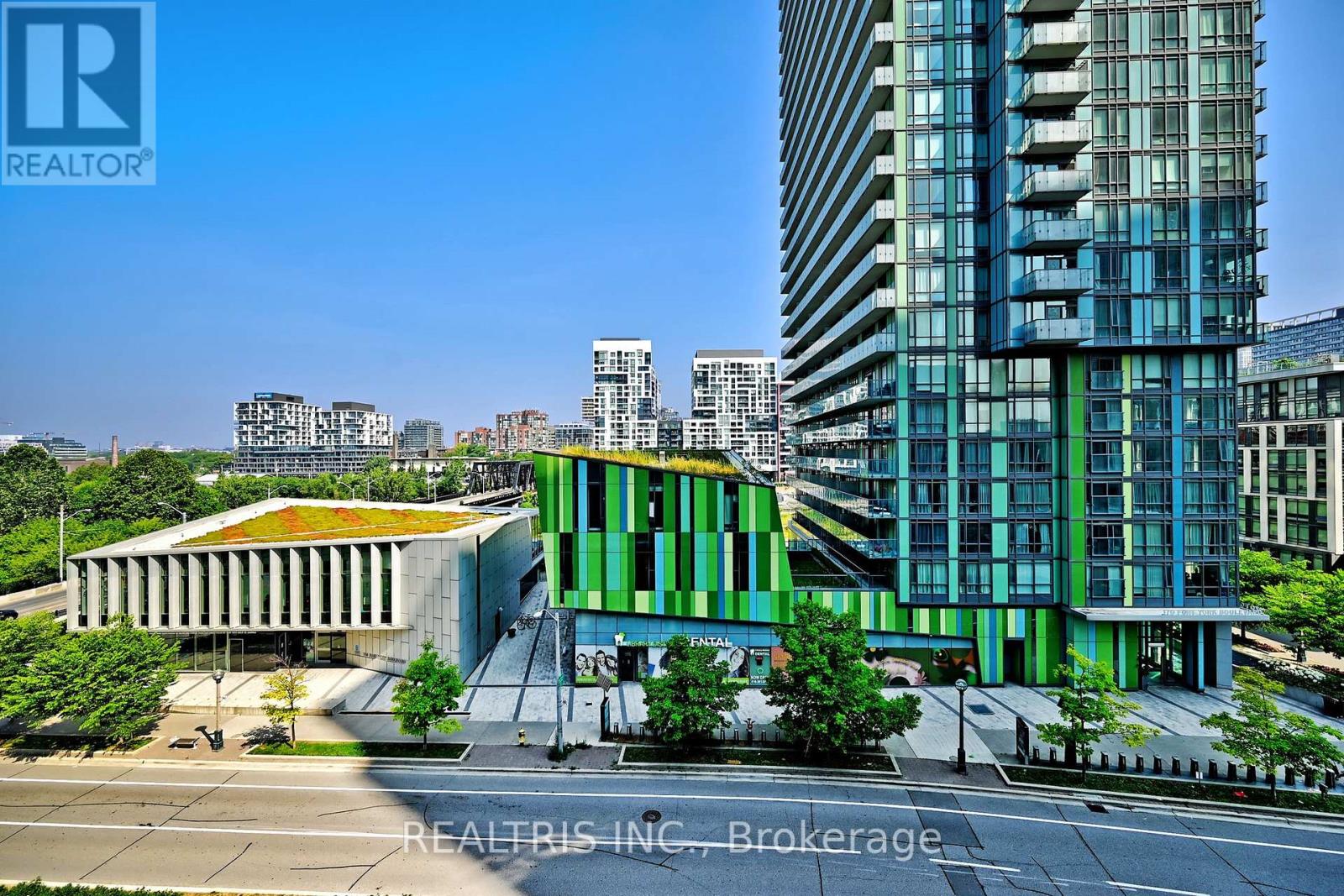Photo 10 of 611 90 Queens Wharf Road, Toronto ON