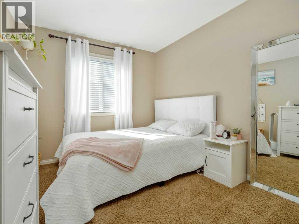 Photo 10 of 104 Firelight Way W, Lethbridge AB