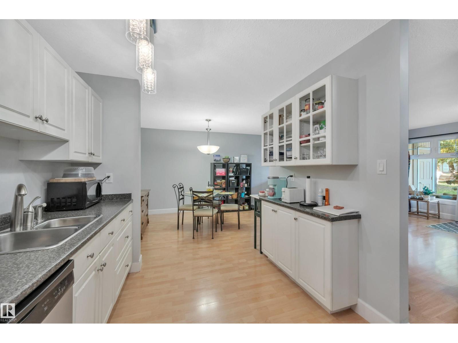 Photo 8 of 5790 172 St Nw, Edmonton AB