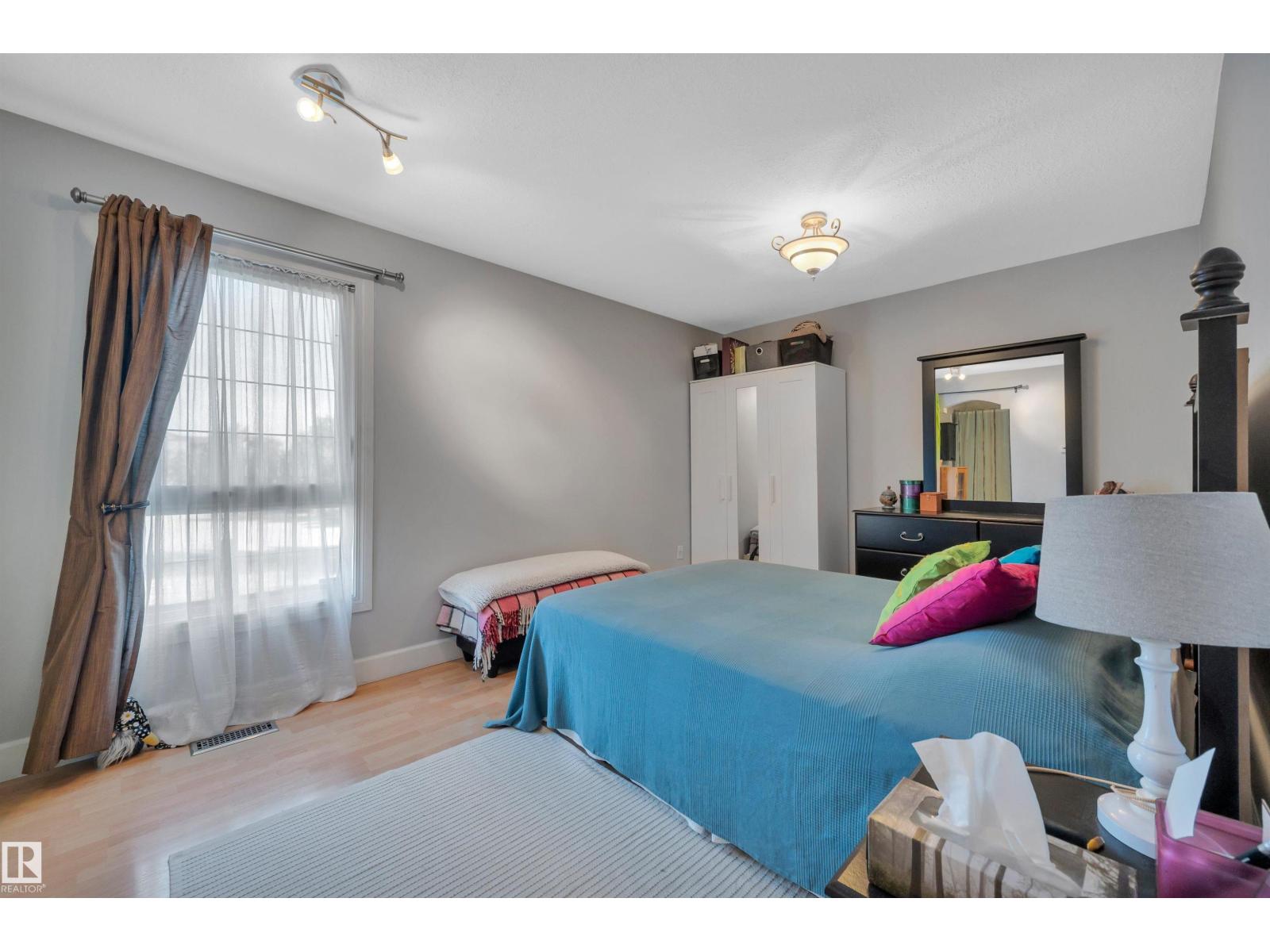 Photo 15 of 5790 172 St Nw, Edmonton AB