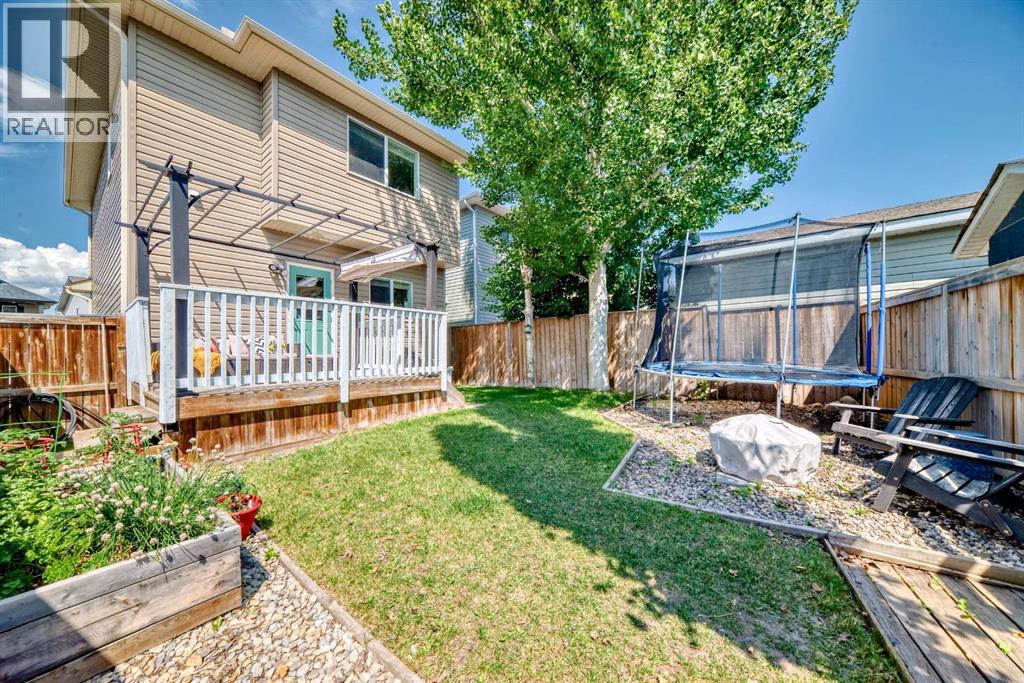 Photo 16 of 401 Cranberry Circle Se, Calgary AB
