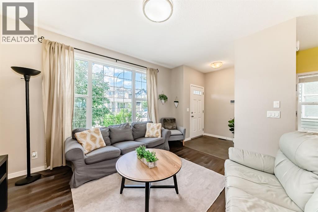 Photo 13 of 401 Cranberry Circle Se, Calgary AB