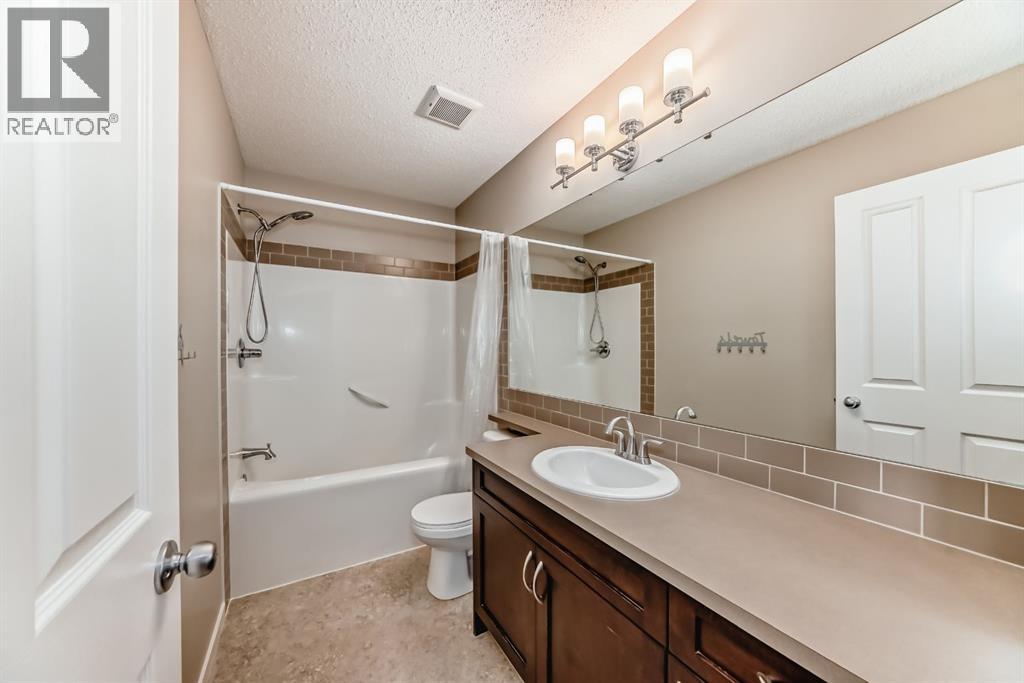 Photo 19 of 401 Cranberry Circle Se, Calgary AB