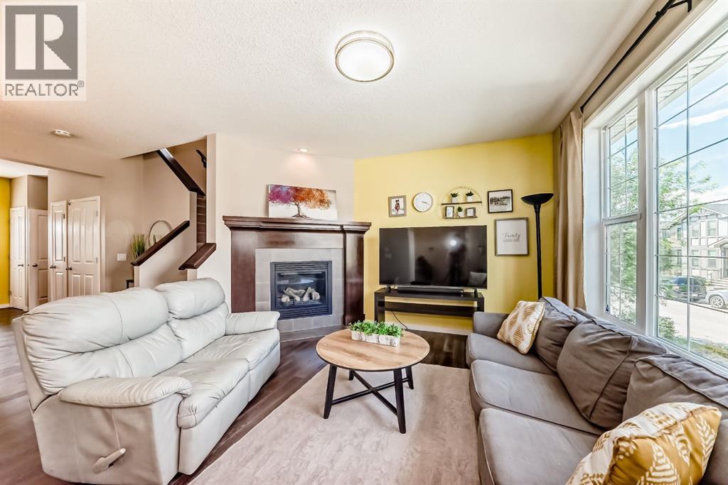 Photo 10 of 401 Cranberry Circle Se, Calgary AB
