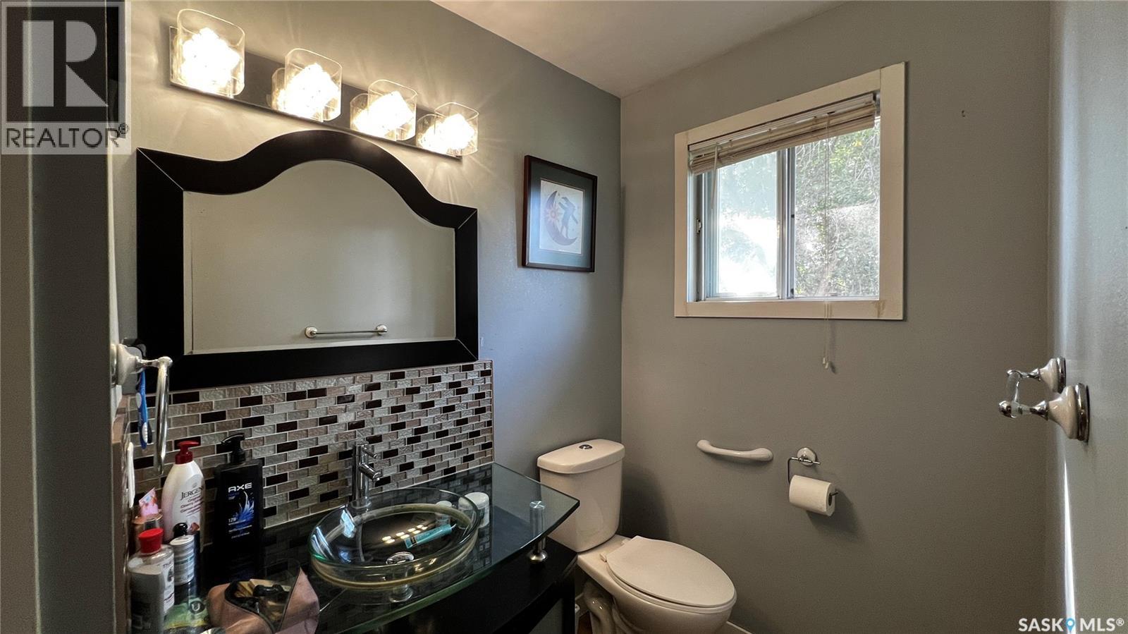 Photo 10 of 435 Bowman Crescent, Saskatoon SK