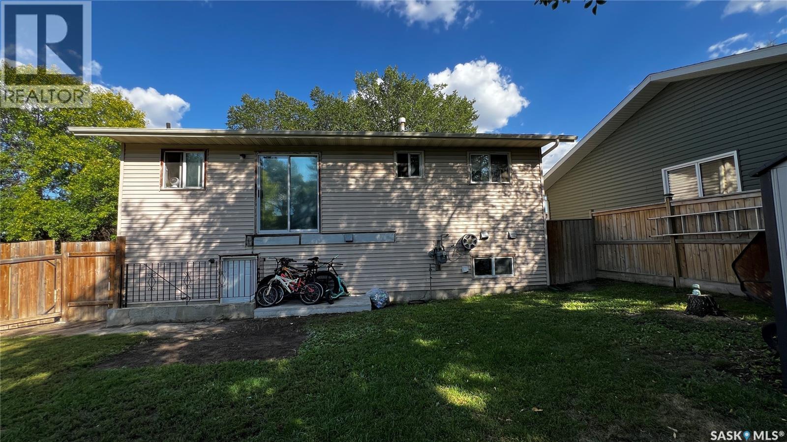 Photo 27 of 435 Bowman Crescent, Saskatoon SK