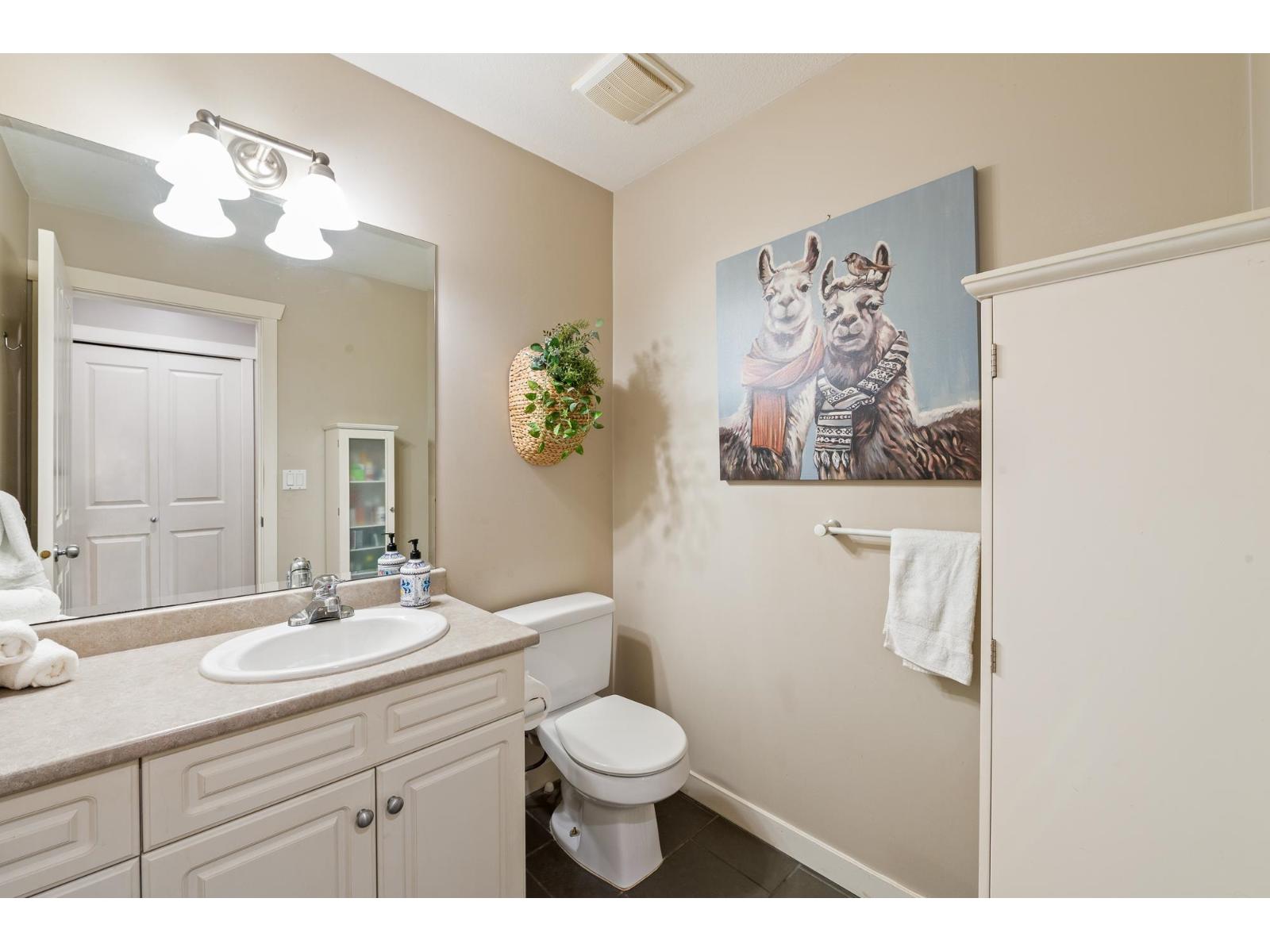 Photo 11 of 4 20292 96 Avenue, Langley BC
