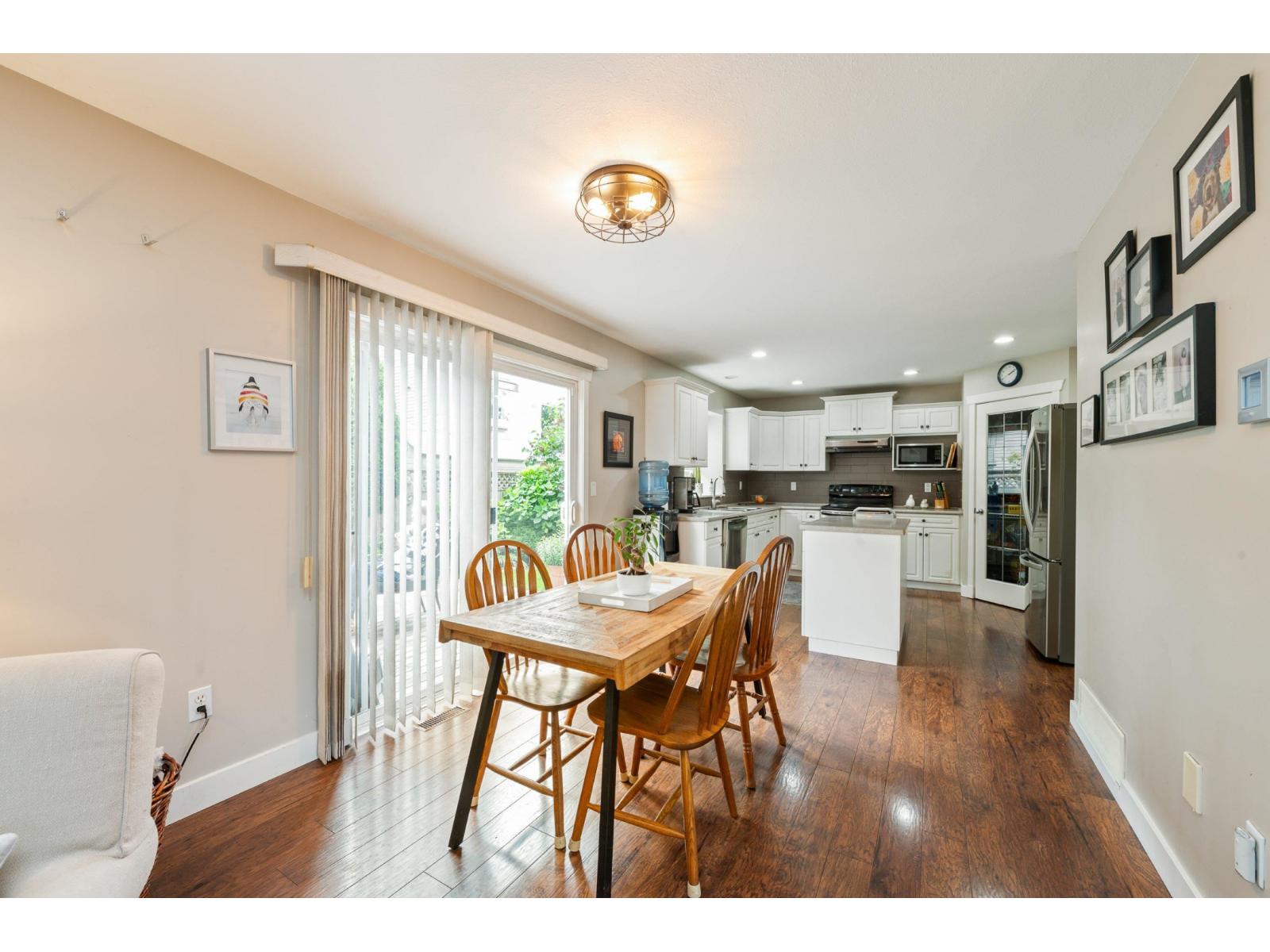Photo 7 of 4 20292 96 Avenue, Langley BC