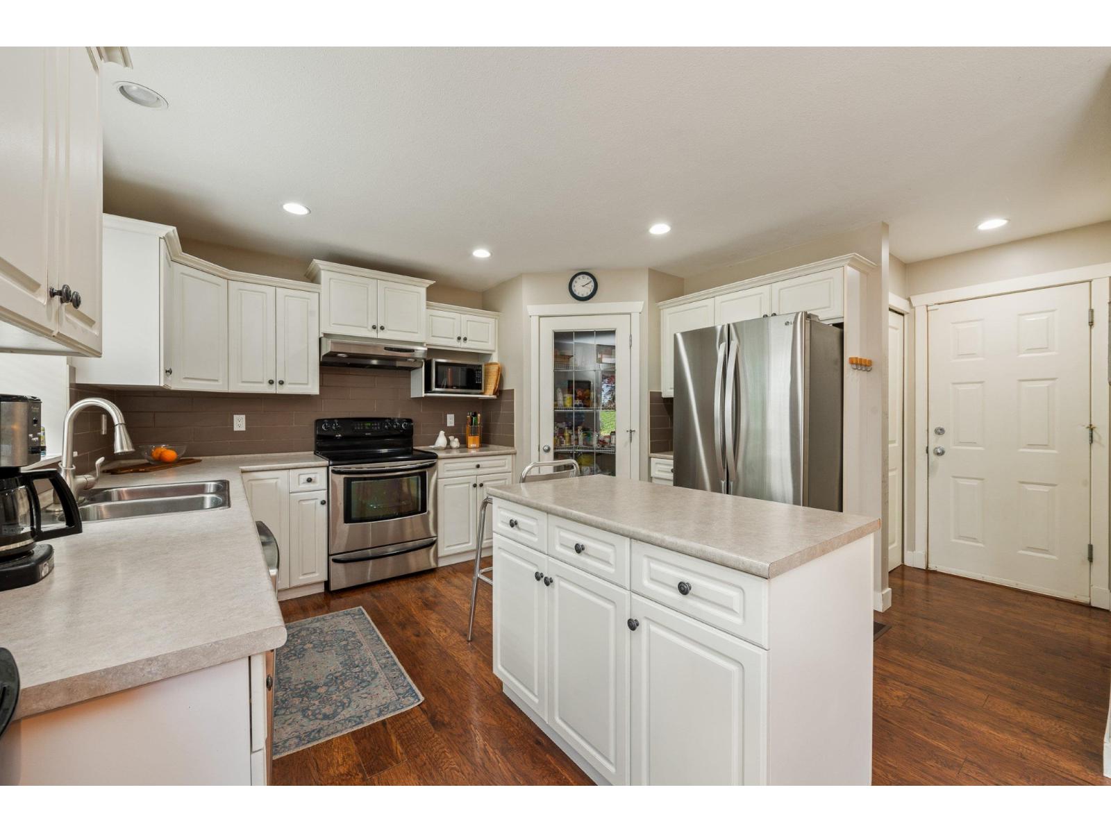 Photo 9 of 4 20292 96 Avenue, Langley BC