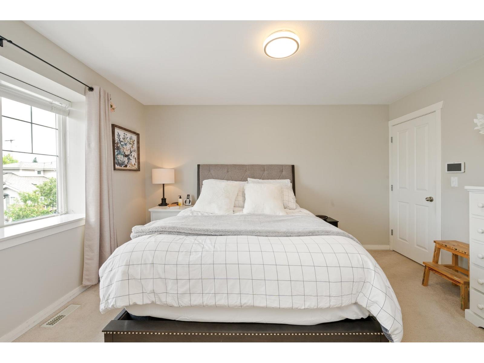 Photo 2 of 4 20292 96 Avenue, Langley BC