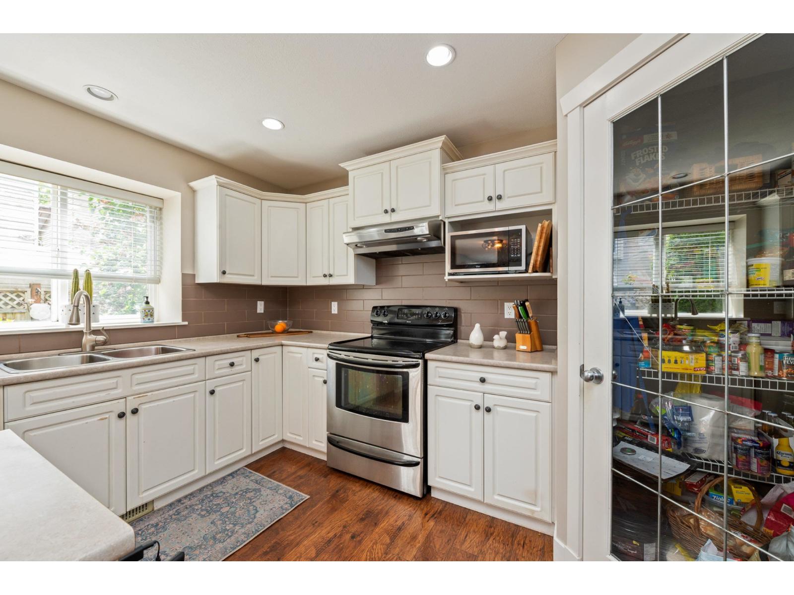 Photo 12 of 4 20292 96 Avenue, Langley BC