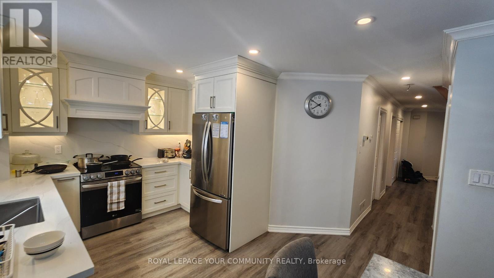 Photo 3 of 1331 Anton Square, Pickering ON