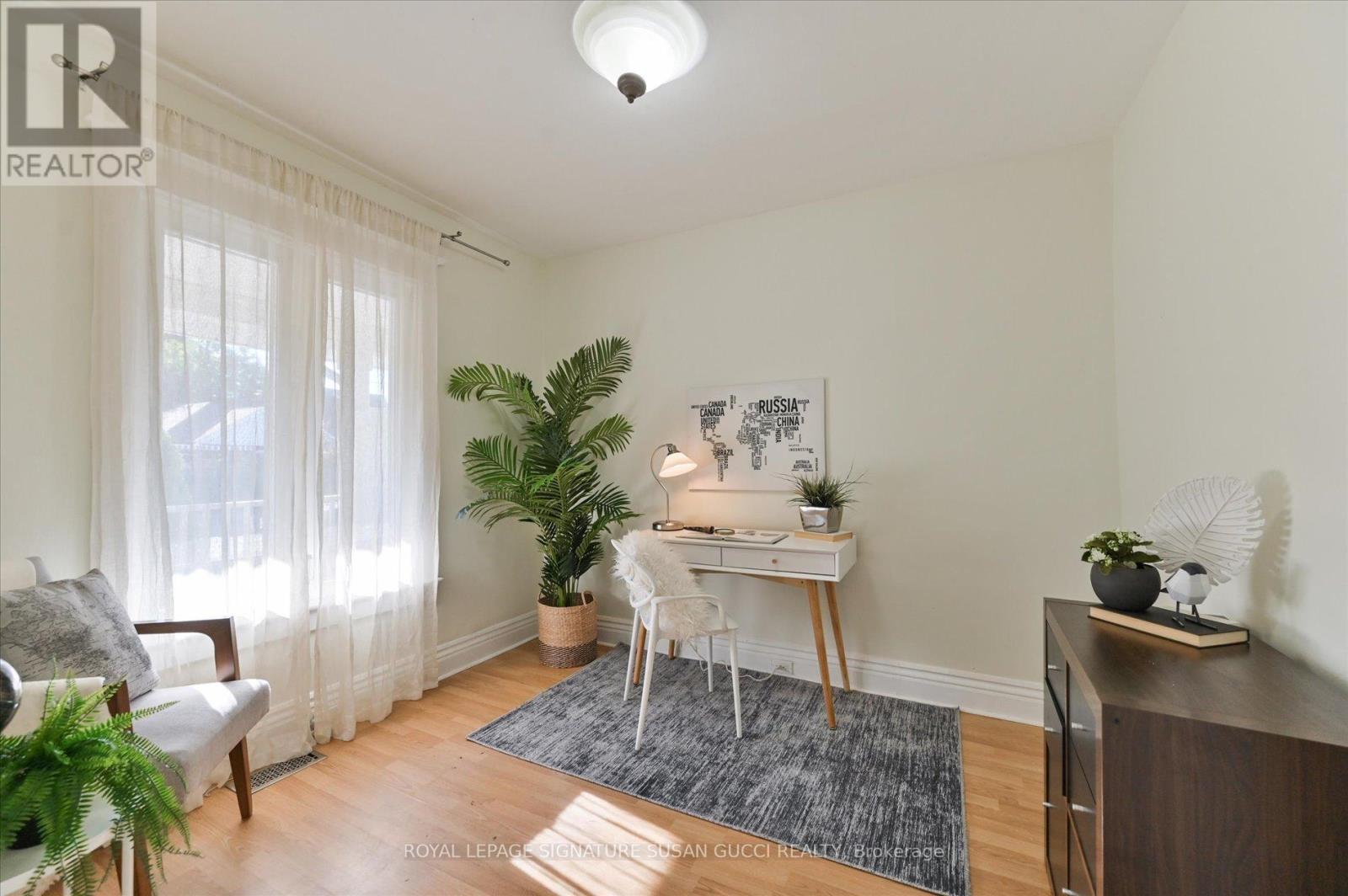 Photo 16 of 1125 Woodbine Avenue, Toronto ON
