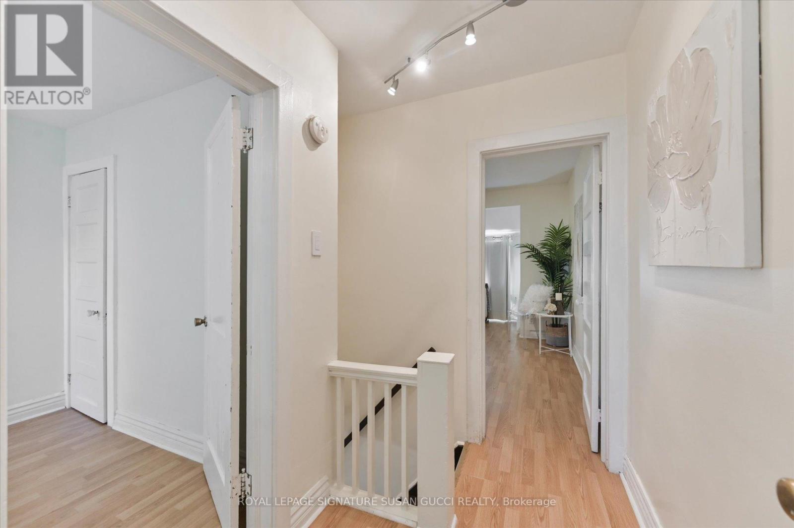 Photo 19 of 1125 Woodbine Avenue, Toronto ON