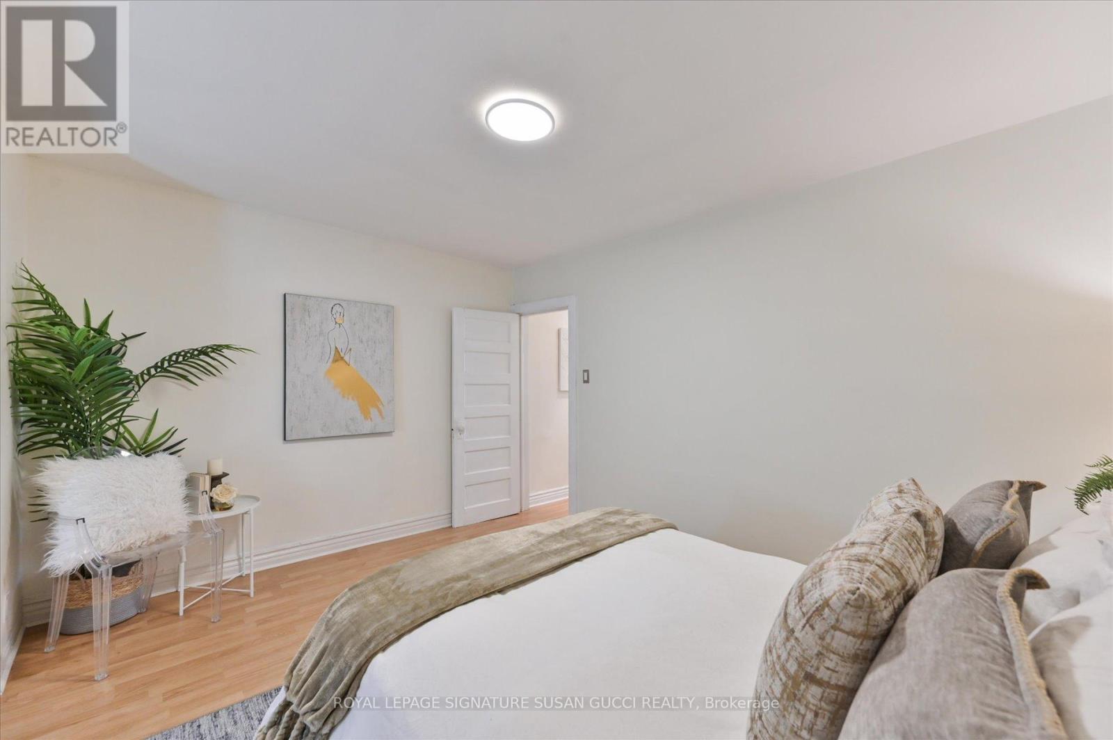 Photo 21 of 1125 Woodbine Avenue, Toronto ON