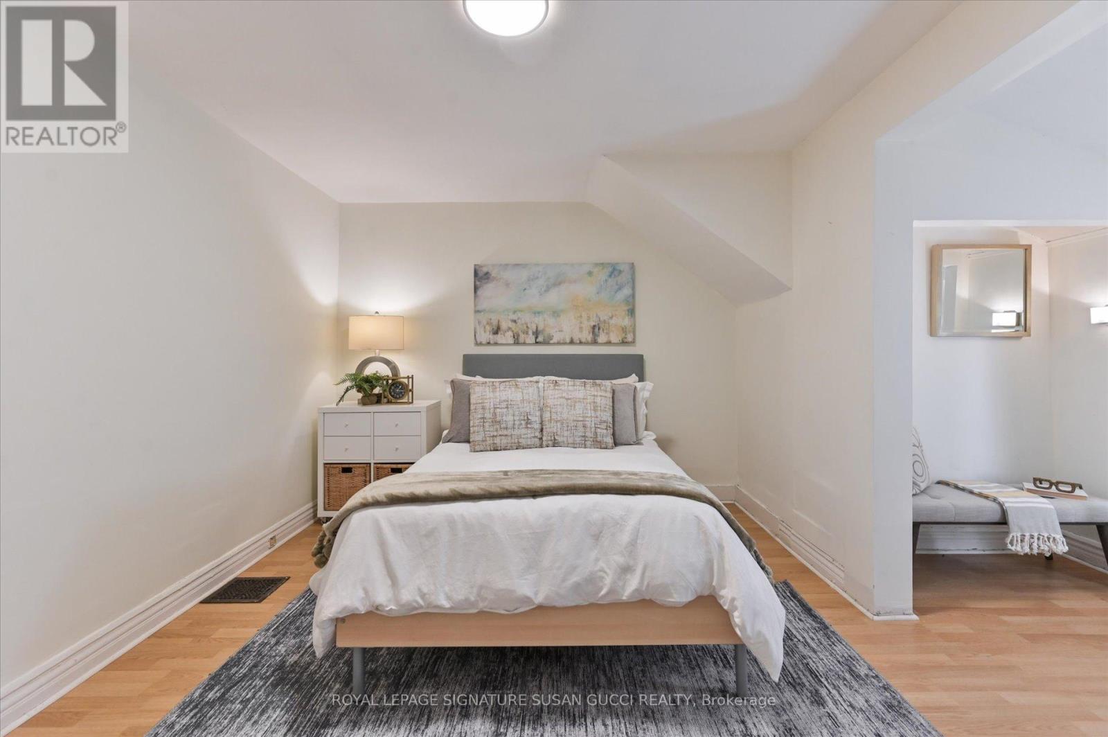 Photo 22 of 1125 Woodbine Avenue, Toronto ON