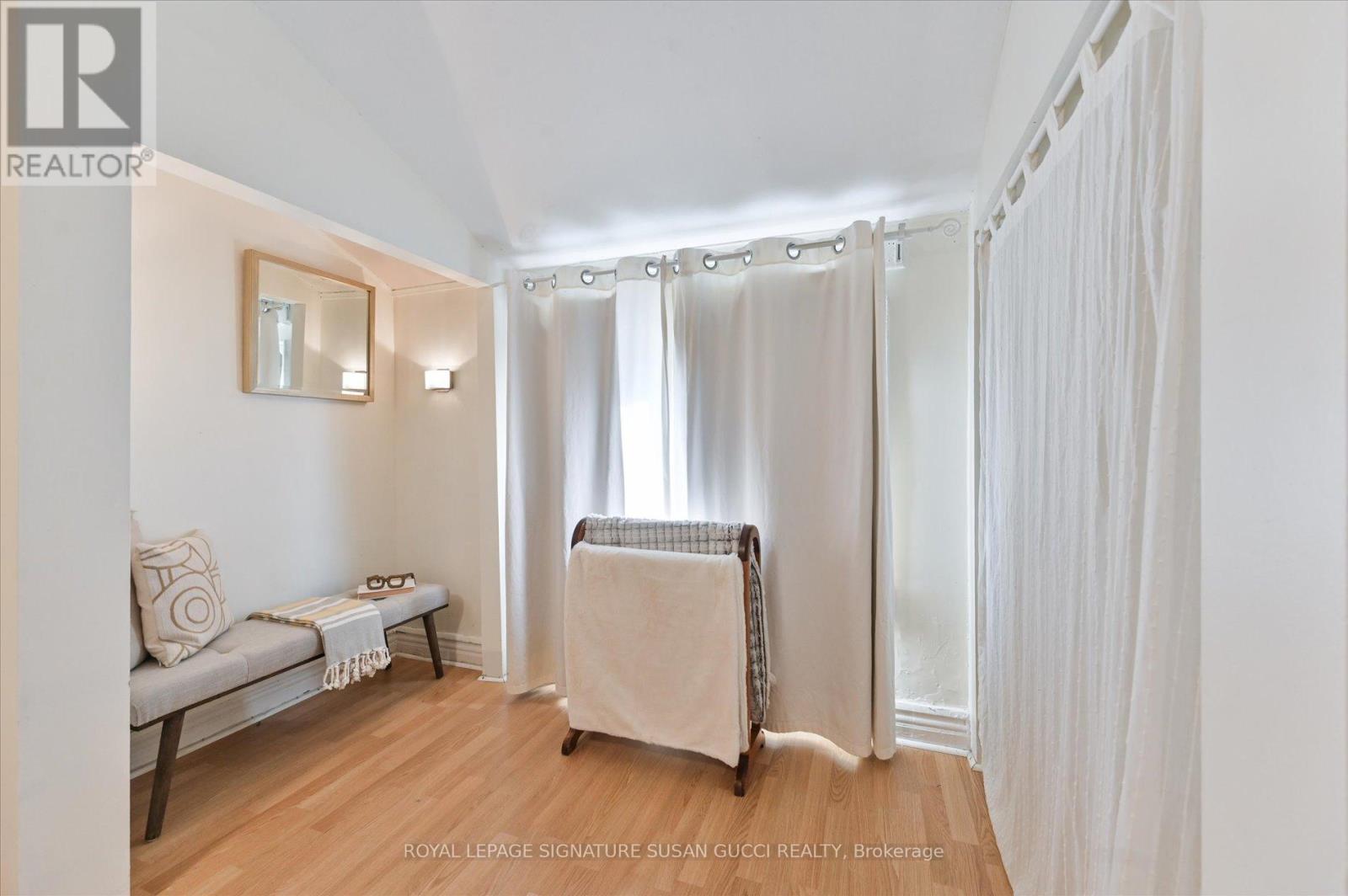Photo 23 of 1125 Woodbine Avenue, Toronto ON