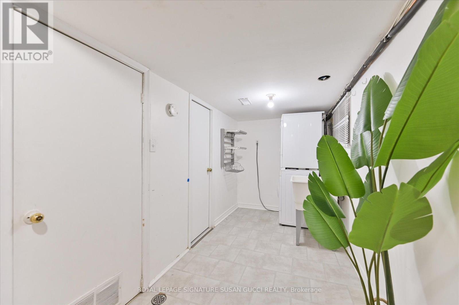 Photo 26 of 1125 Woodbine Avenue, Toronto ON