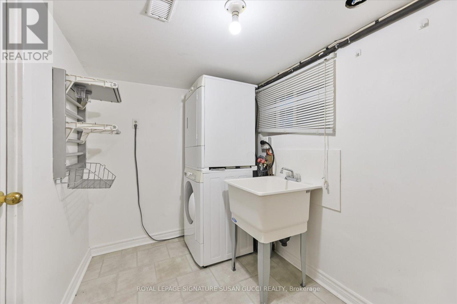 Photo 27 of 1125 Woodbine Avenue, Toronto ON