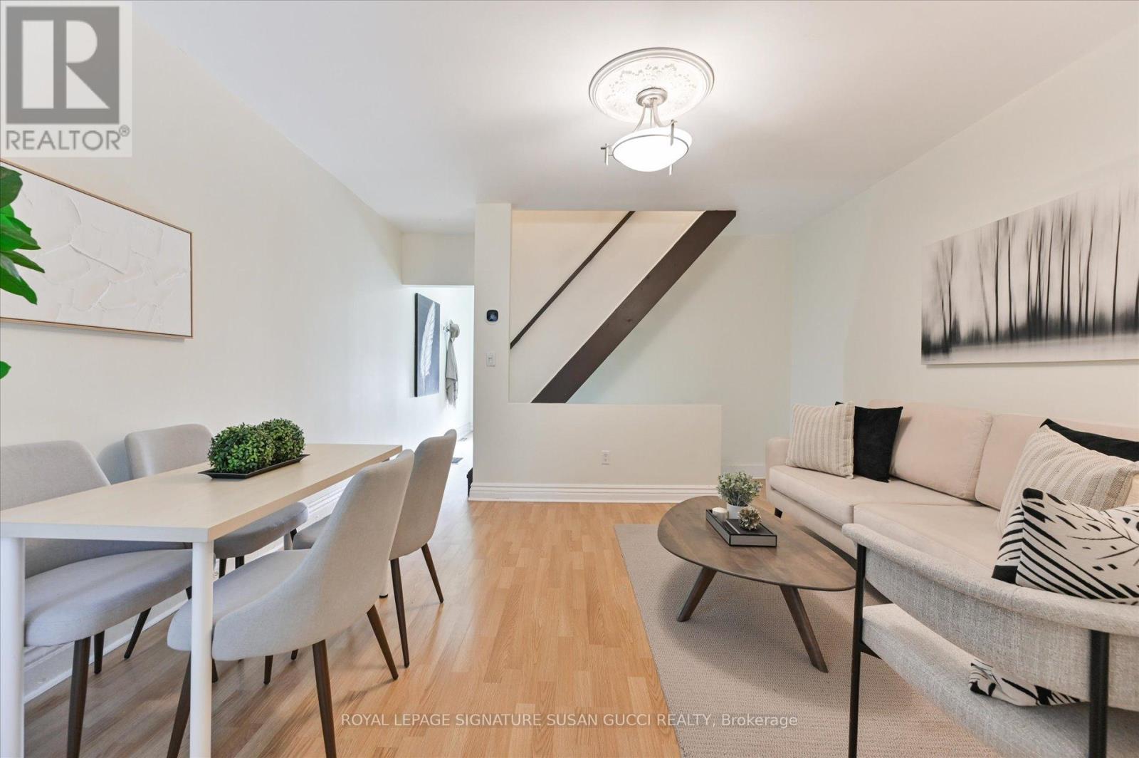 Photo 8 of 1125 Woodbine Avenue, Toronto ON