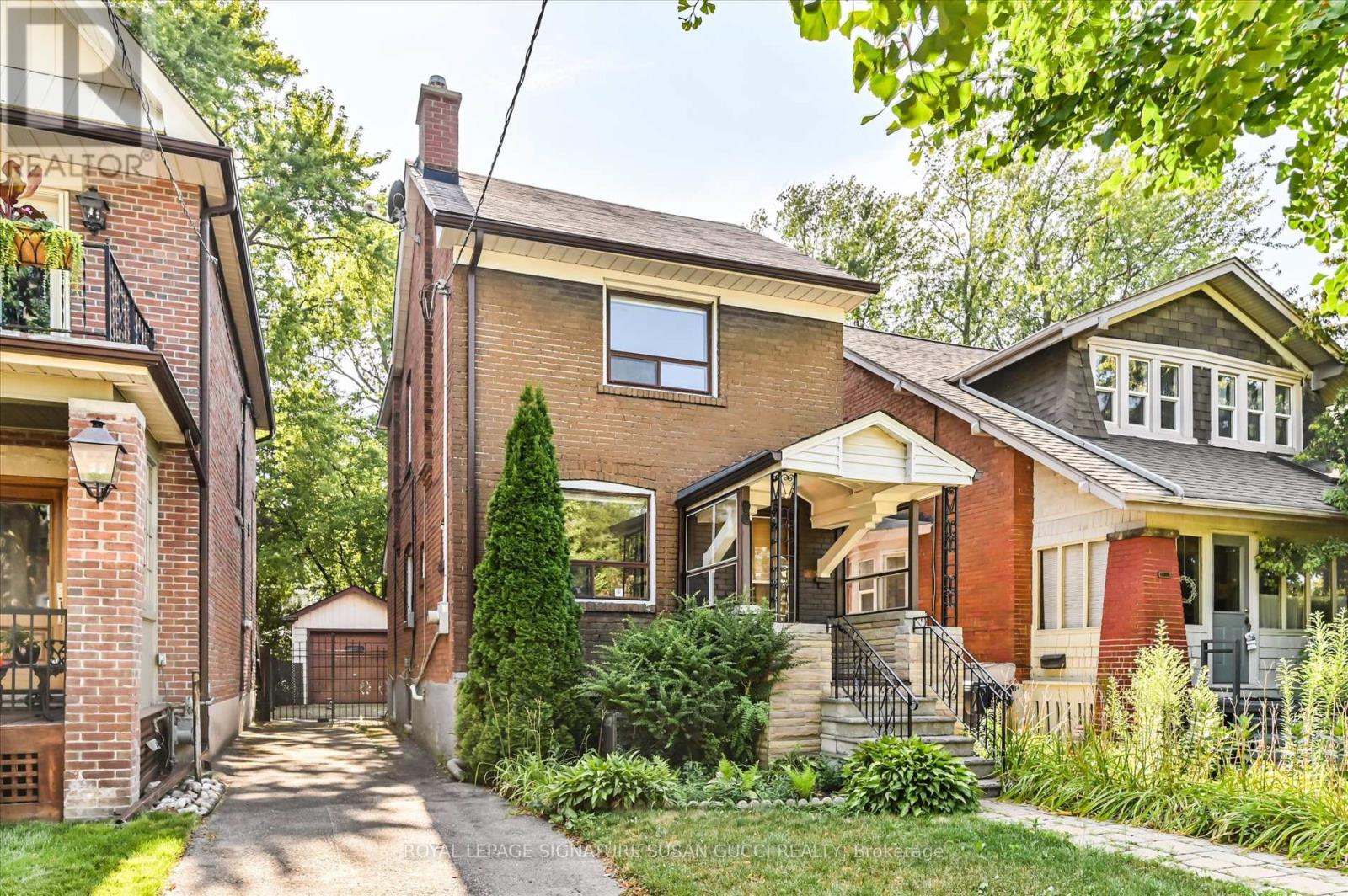 Photo 10 of 96 Woodycrest Avenue, Toronto ON