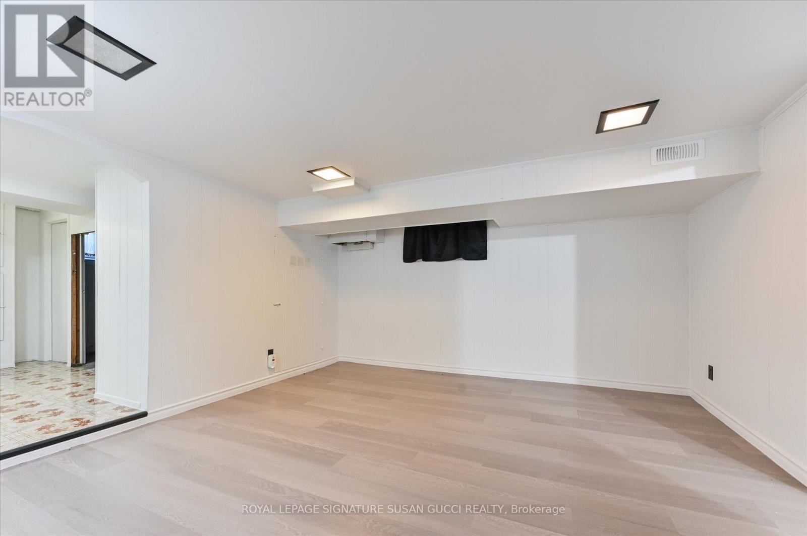 Photo 21 of 96 Woodycrest Avenue, Toronto ON