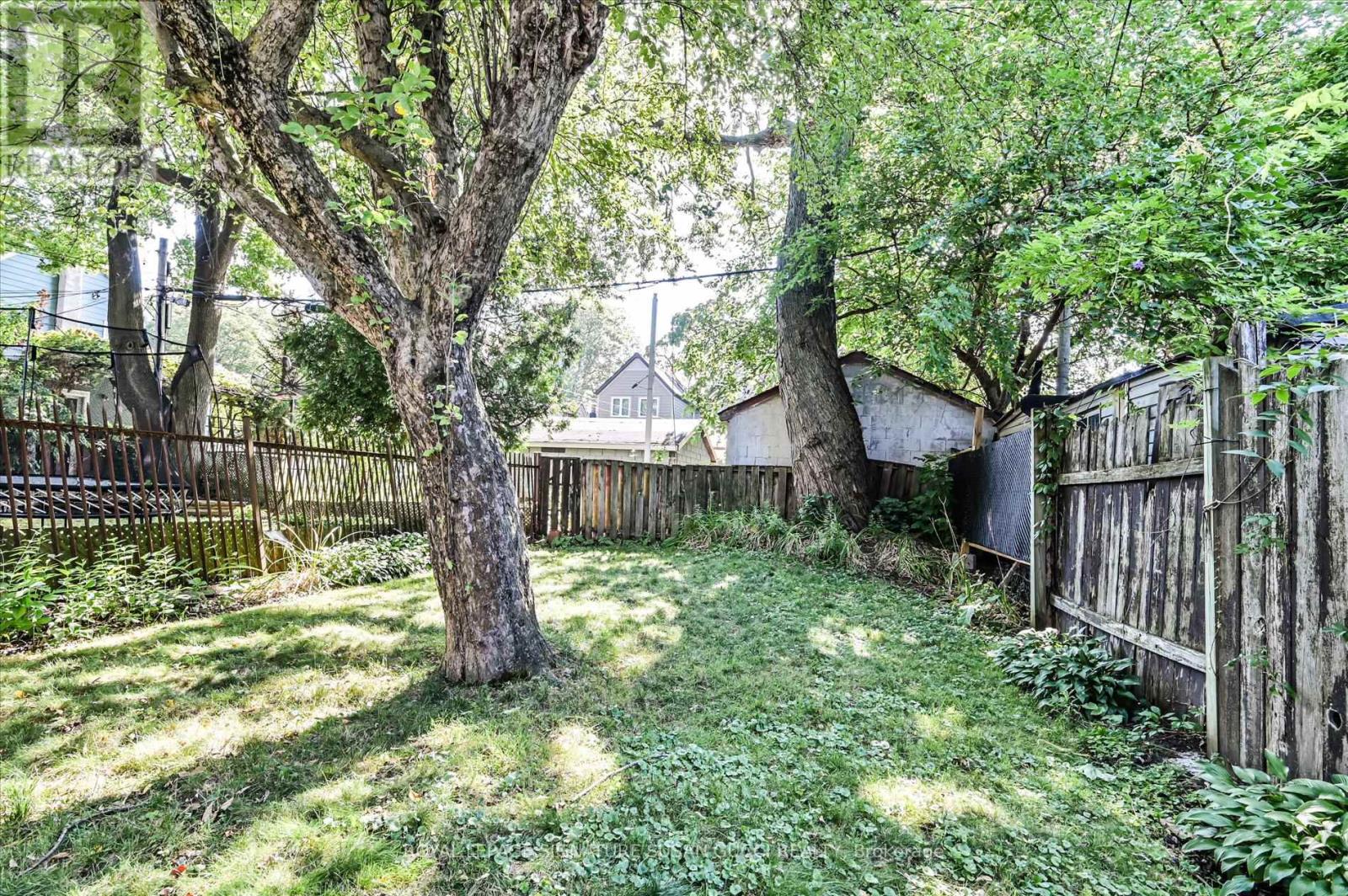 Photo 6 of 96 Woodycrest Avenue, Toronto ON