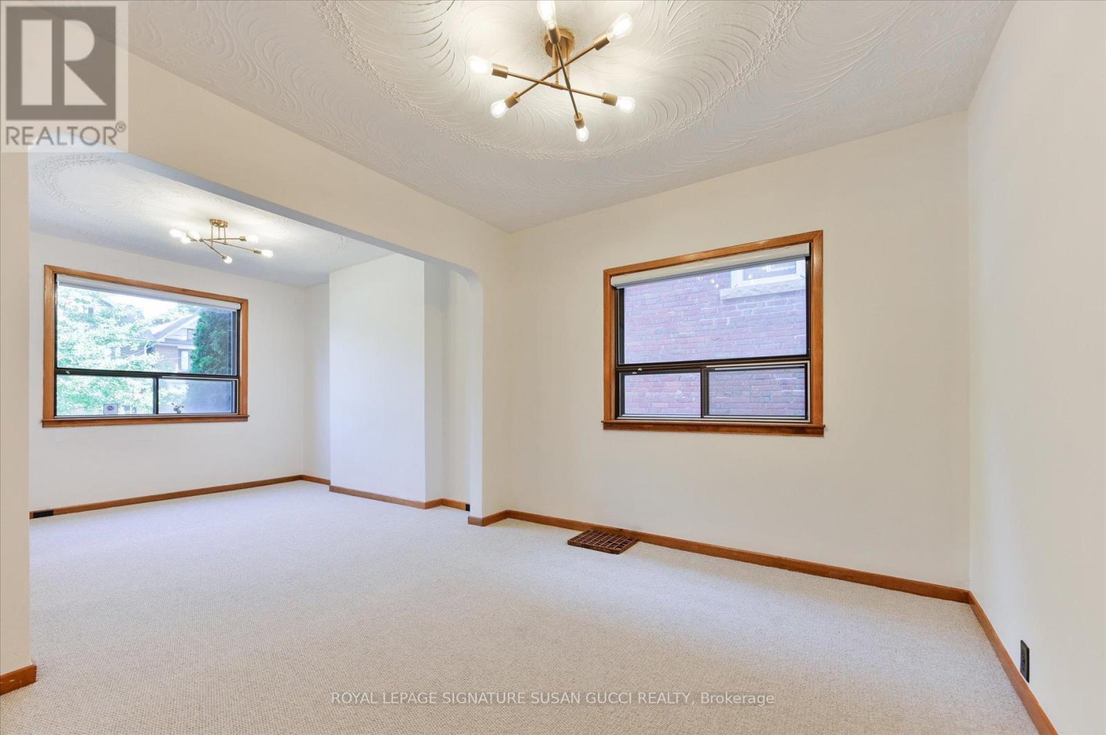 Photo 14 of 96 Woodycrest Avenue, Toronto ON