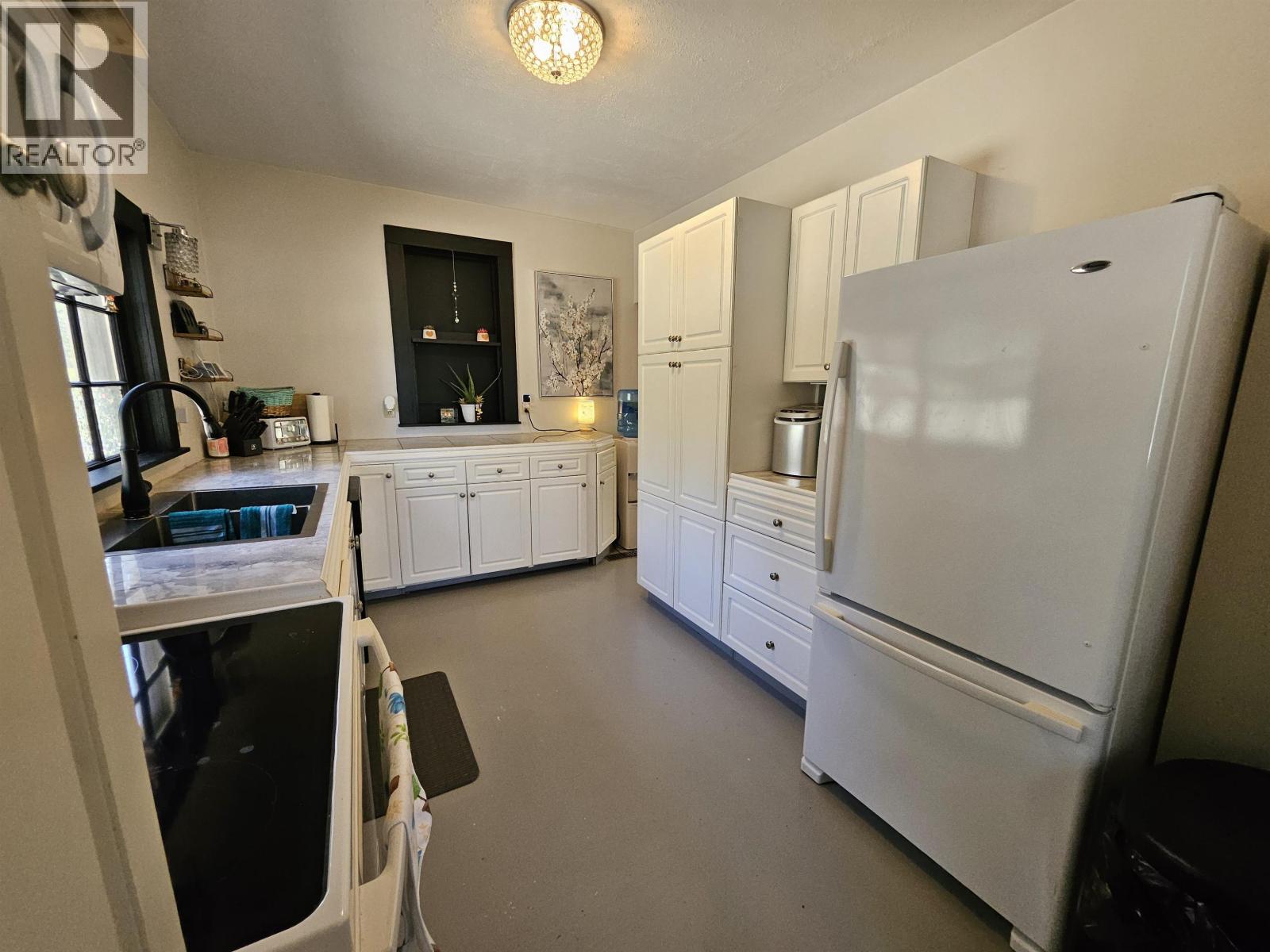 2071 BLACKWATER ROAD, Quesnel