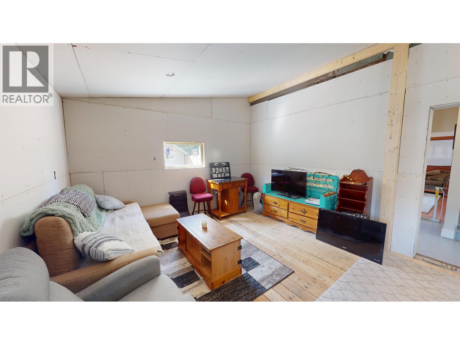 2071 BLACKWATER ROAD, Quesnel