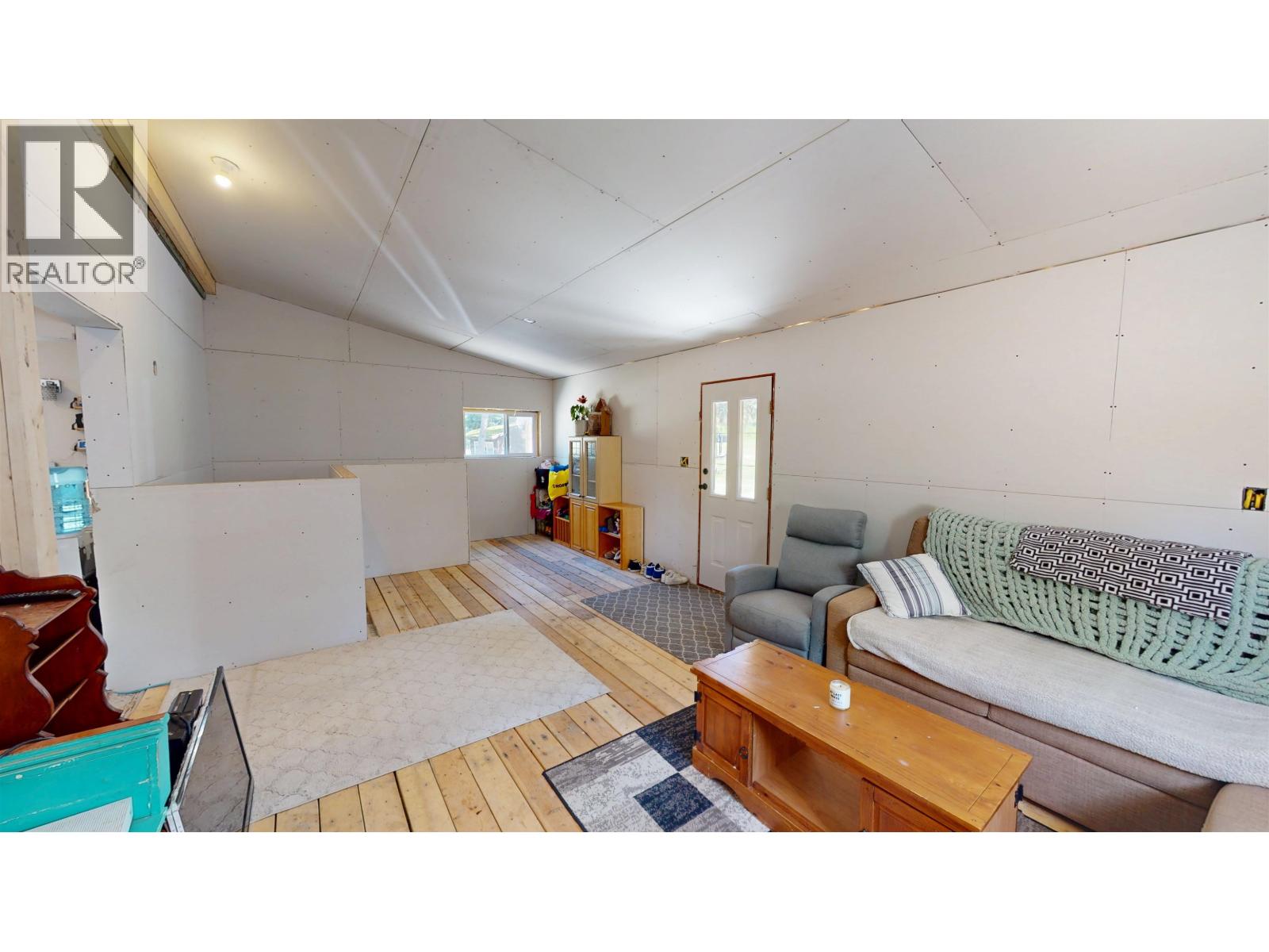 2071 BLACKWATER ROAD, Quesnel