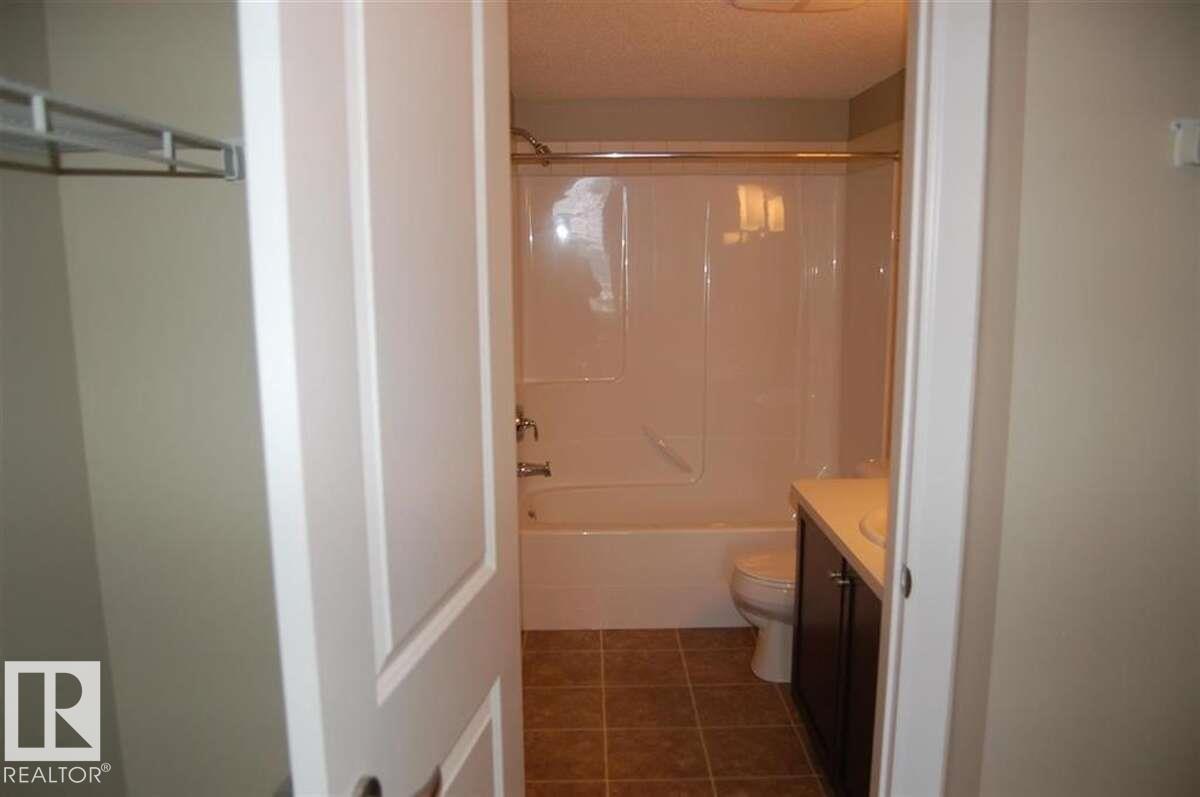 Photo 23 of 218 3715 Whitelaw Ln Nw, Edmonton AB