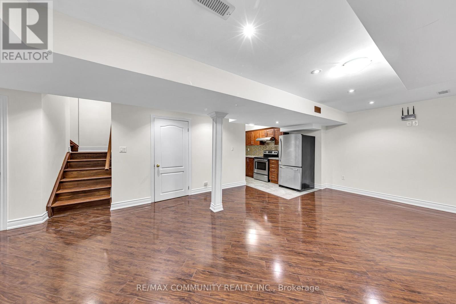 Photo 30 of 17 Rouge Bank Drive, Markham ON