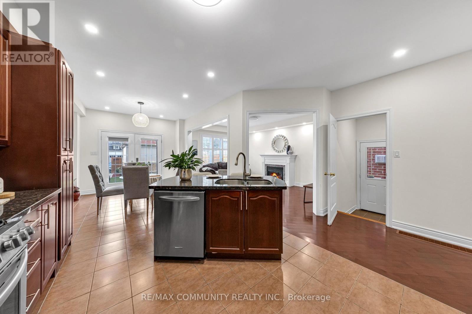 Photo 45 of 17 Rouge Bank Drive, Markham ON