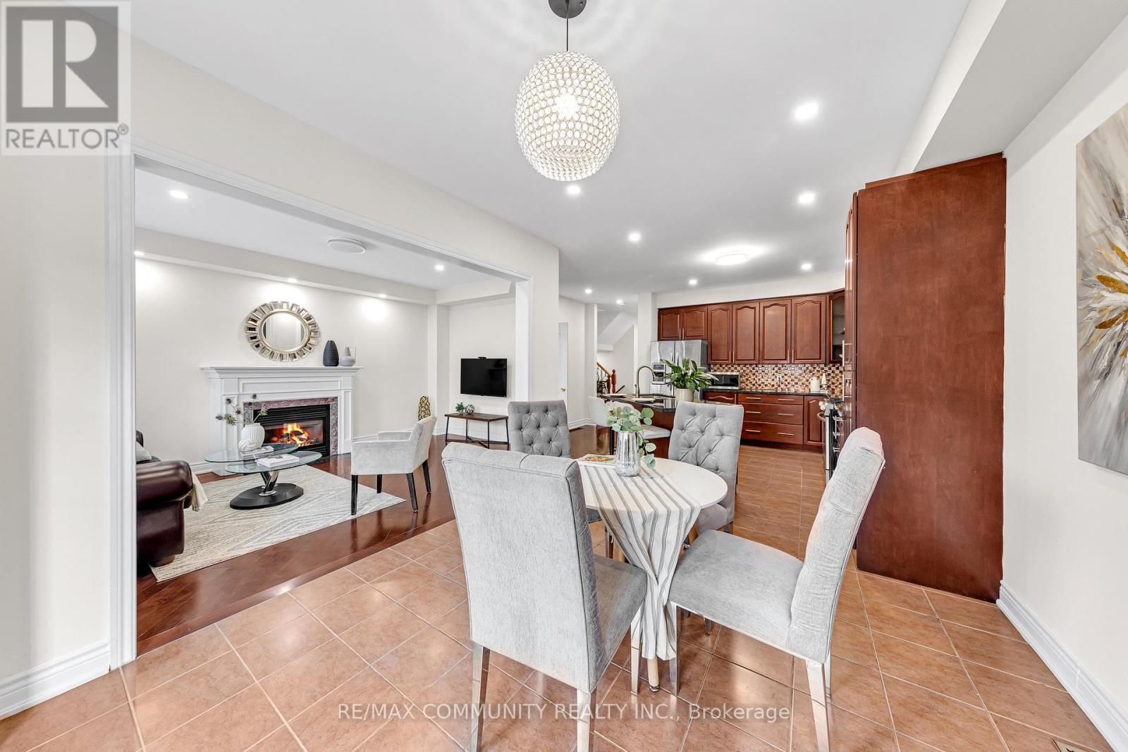 Photo 46 of 17 Rouge Bank Drive, Markham ON