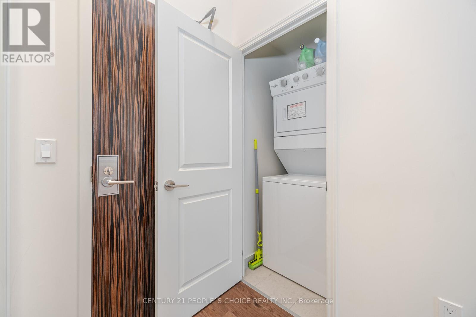 Photo 17 of 108 349 Rathburn Road W, Mississauga ON