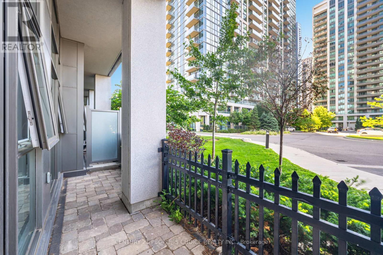 Photo 34 of 108 349 Rathburn Road W, Mississauga ON